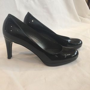 Stuart Weitzman Black Patent Leather Pump