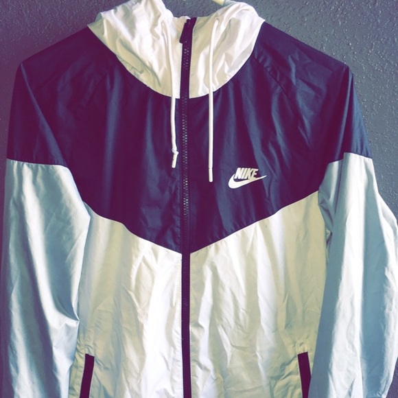 Nike Other - Nike air wind-breaker!! Size medium