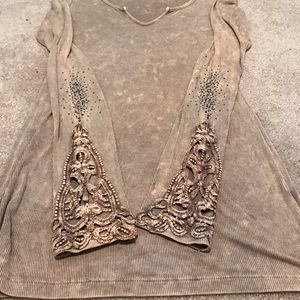 BKE long sleeve lace sleeve top