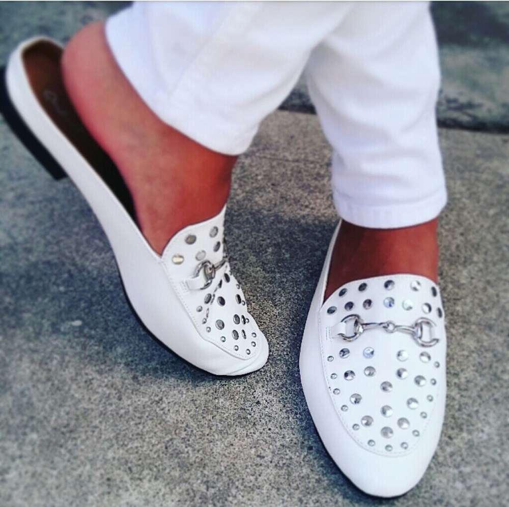🆕//The Regina// White studded slide Flats - Picture 6 of 7