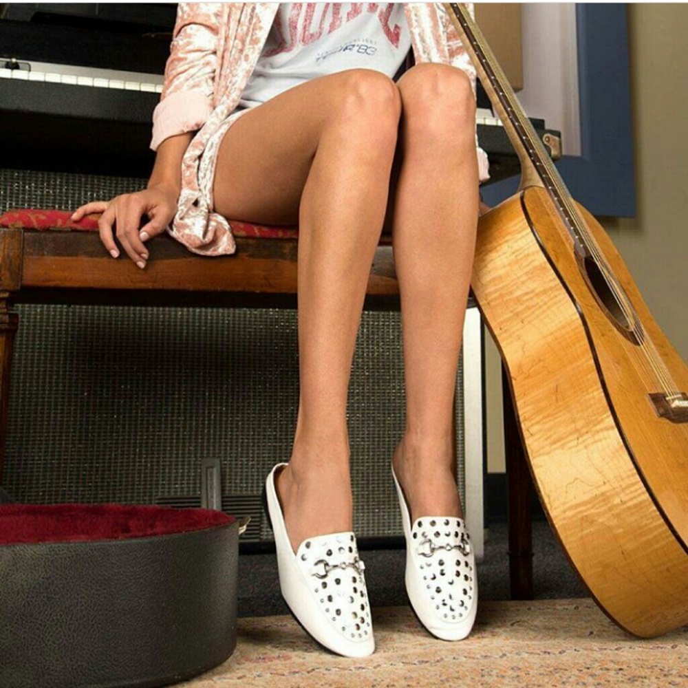 🆕//The Regina// White studded slide Flats - Picture 2 of 7