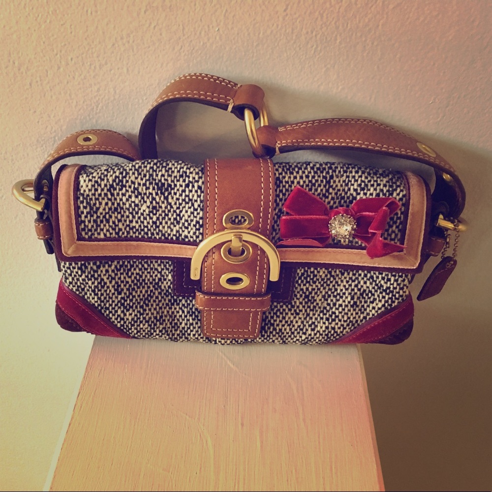 Coach tweed shoulder bag w. velvet leather accents