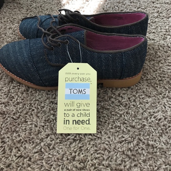 TOMS denim herringbone shoes - Picture 3 of 3