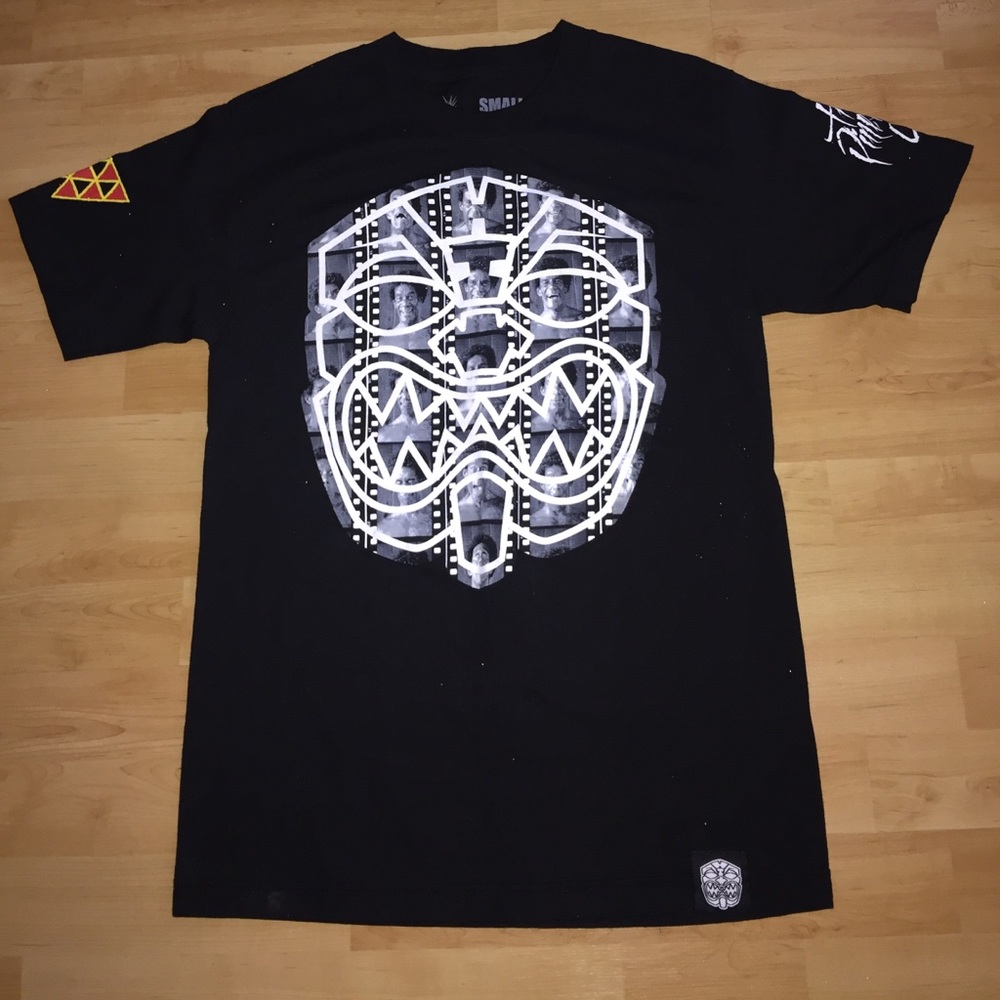 Tiki shirt
