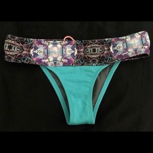 Jolyn Two tone softy bottom, size Large