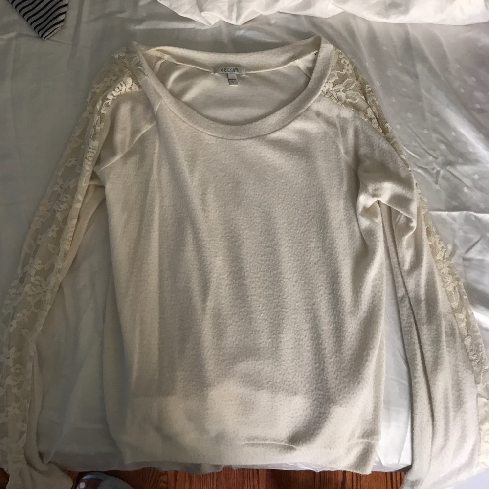 Lace sleeved pullover