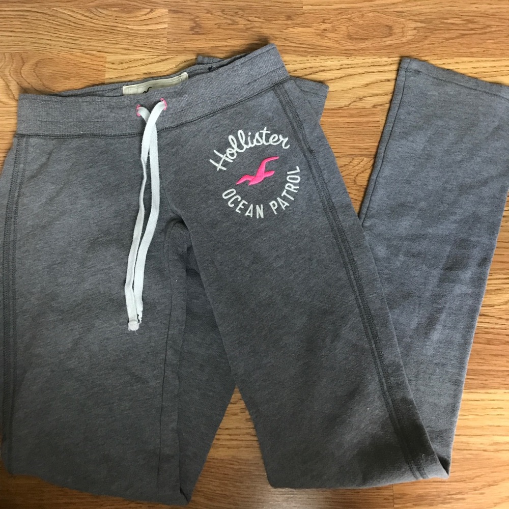 10$ for 2 pairs of hollister pants!!
