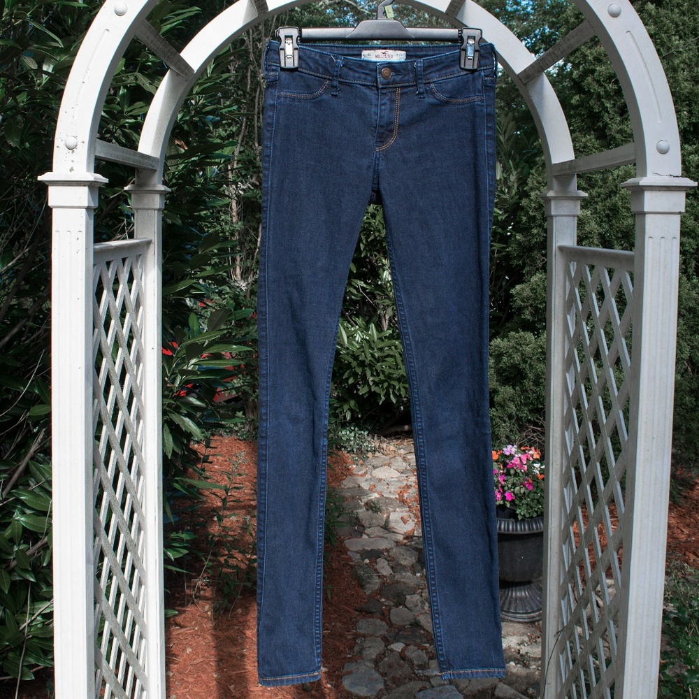 2/$15 Hollister Low Rise Skinny Jeggings