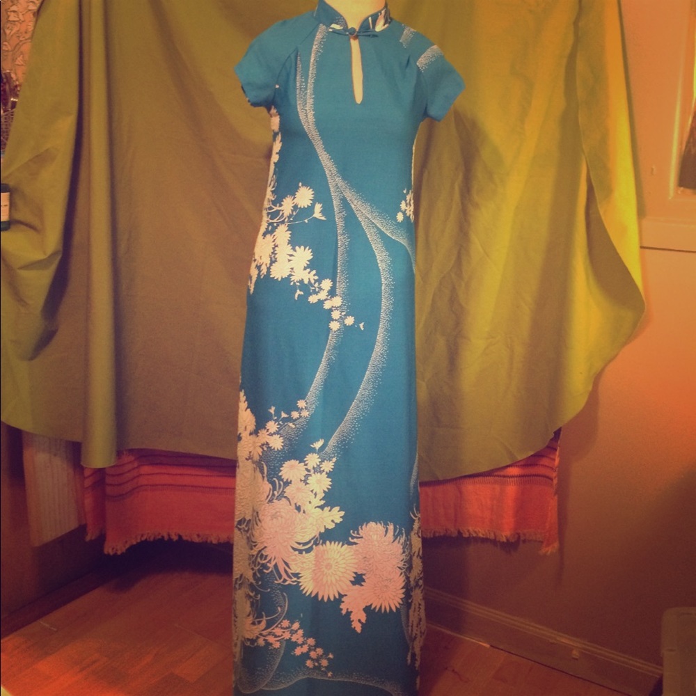 Vintage Hawaiian Malihini cheongsam dress