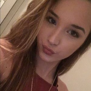 Meet your Posher, Julia