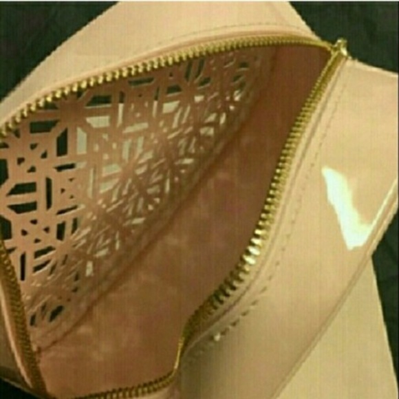 🆕Tory Burch Blush Pink Patent Cosmetic Bag - Picture 4 of 6