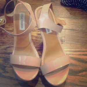 Steve Madden nude wedge size 7