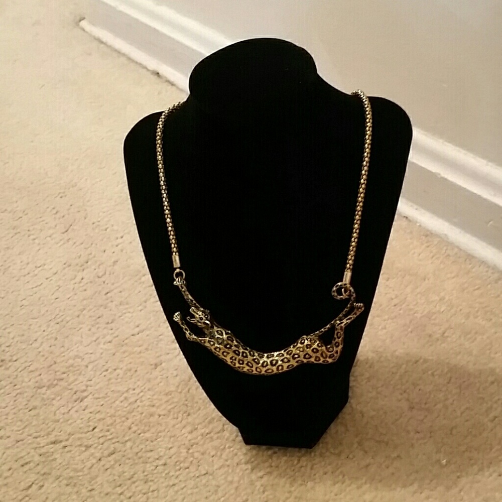 Cheetah gold colored necklace