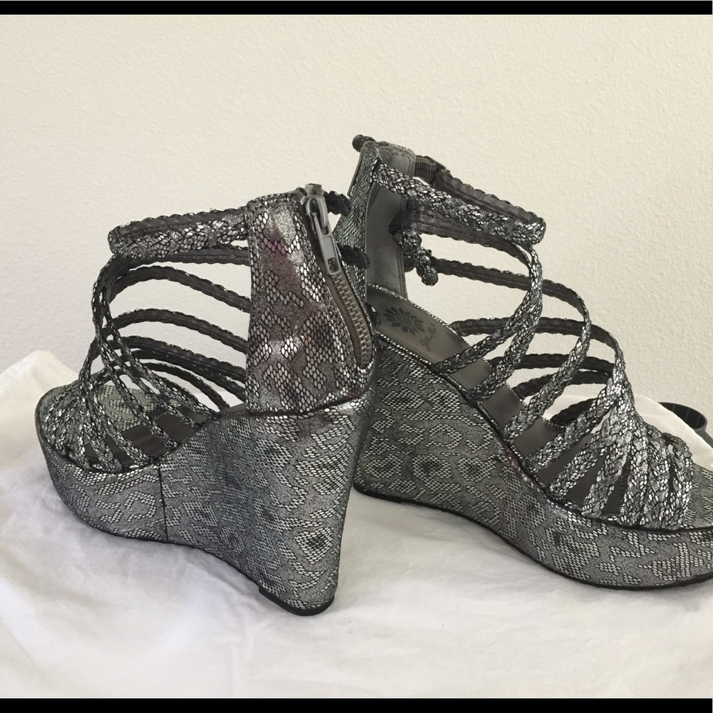 NWOT Yellow Box 190938 PWT085M Buttercup Pewter