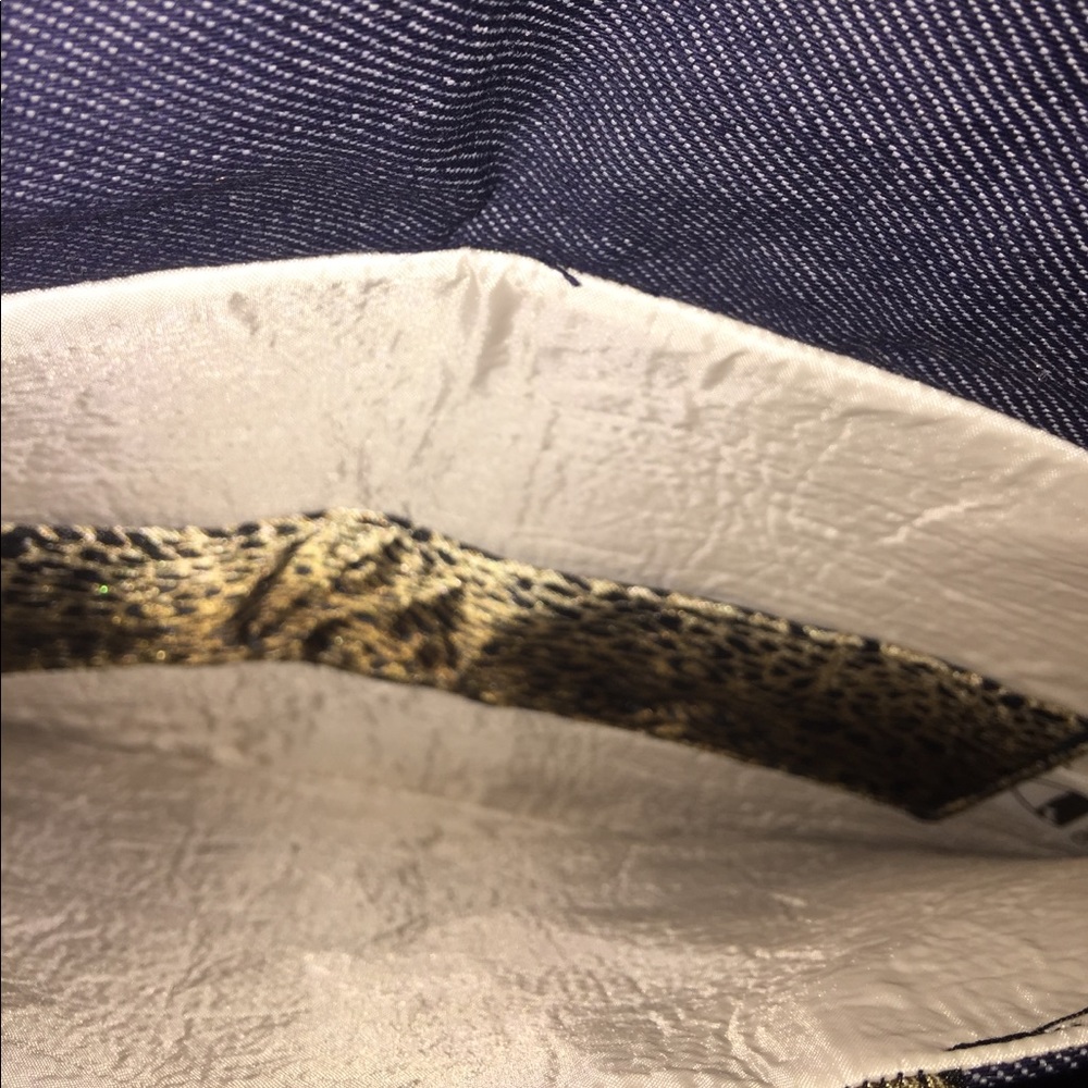 Purse - Picture 2 of 3