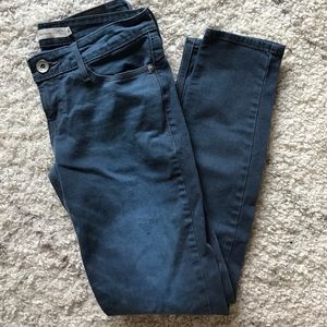 🎉HP!🎉Levi's Demi Curve Low Rose Skinny