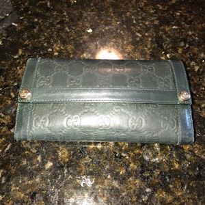 Authenticate Gucci Wallet