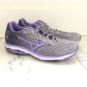 Mizuno Wave Rider 18