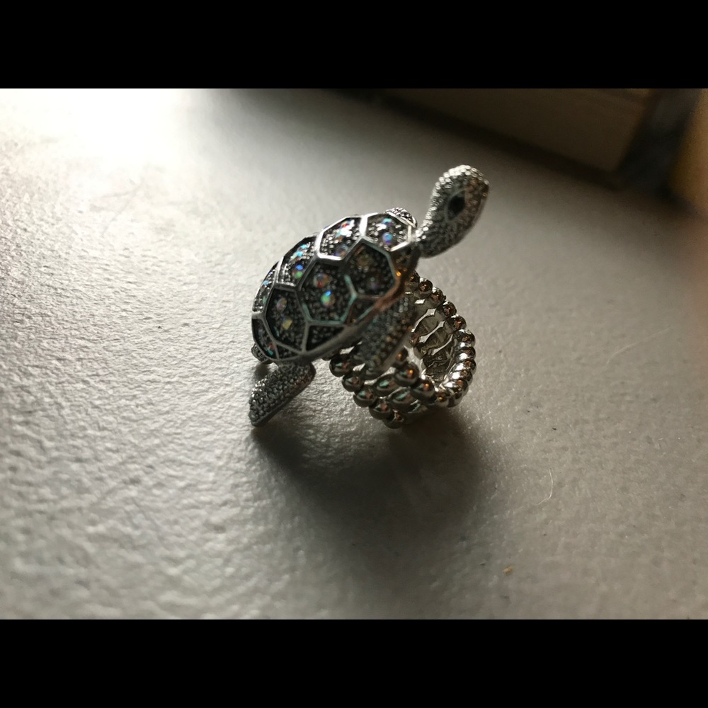 Fun Turtle Ring 💍 - Picture 2 of 3