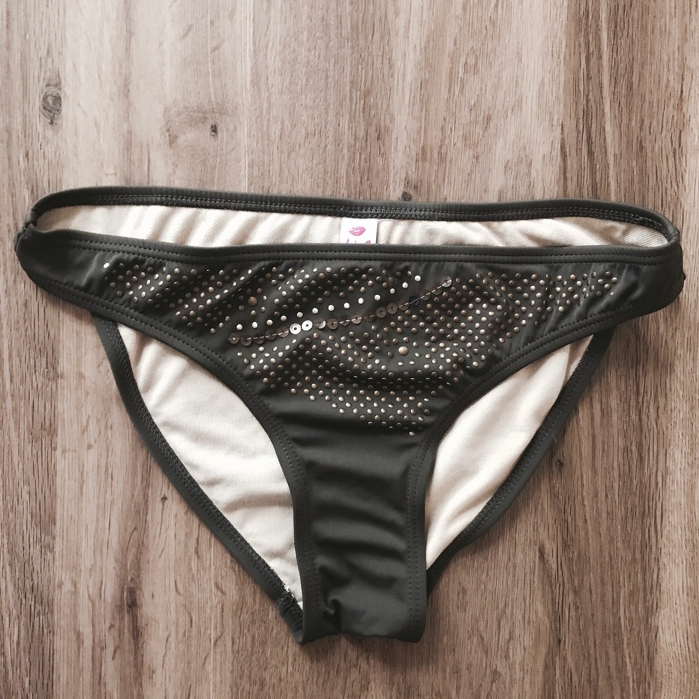 Embellished bikini bottom size M