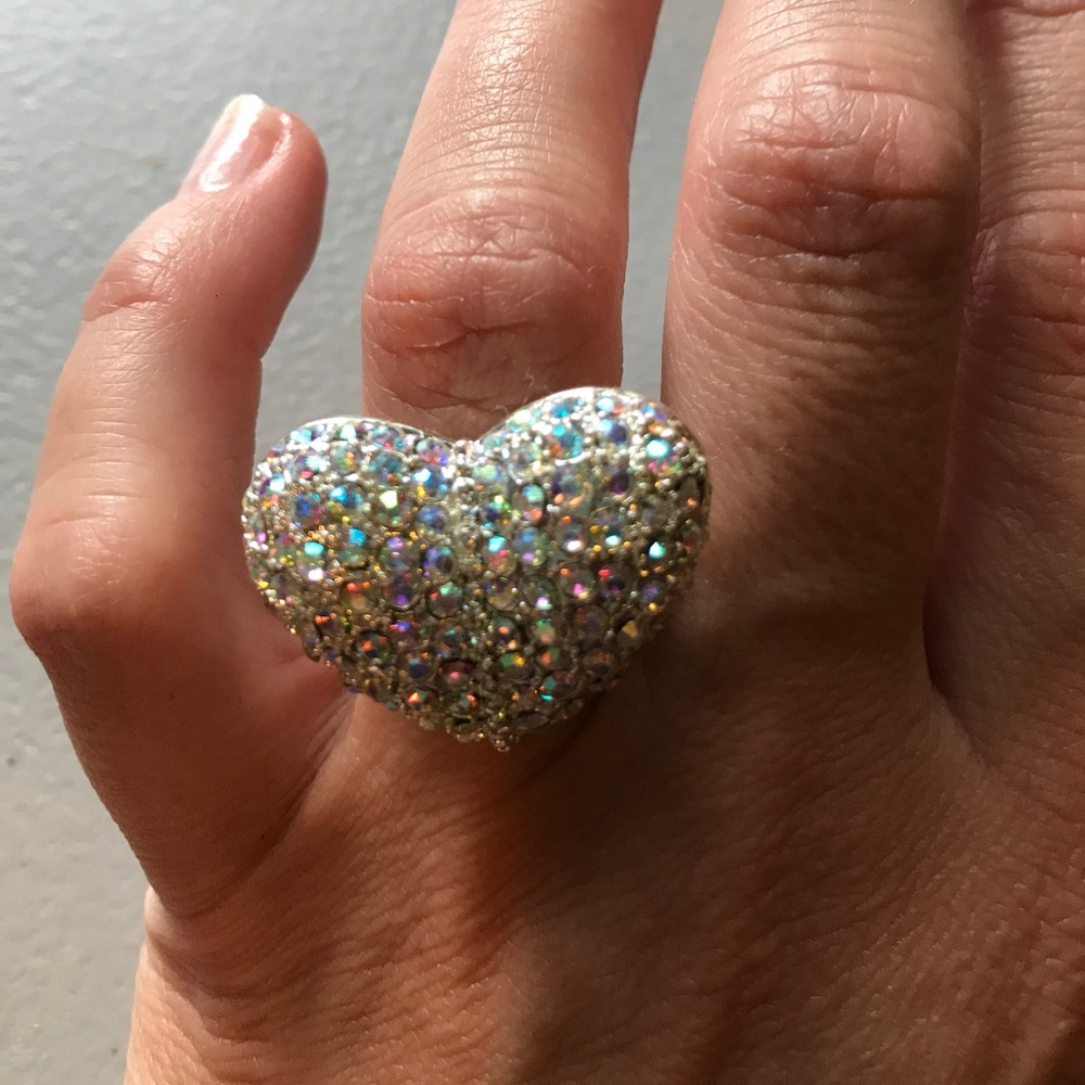 Fun sparkling heart ring 💍