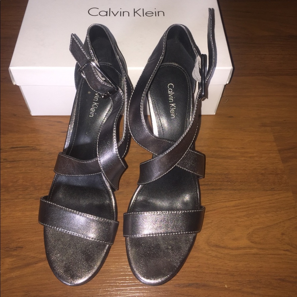 Calvin Klein metallic strappy sandal heels size 8