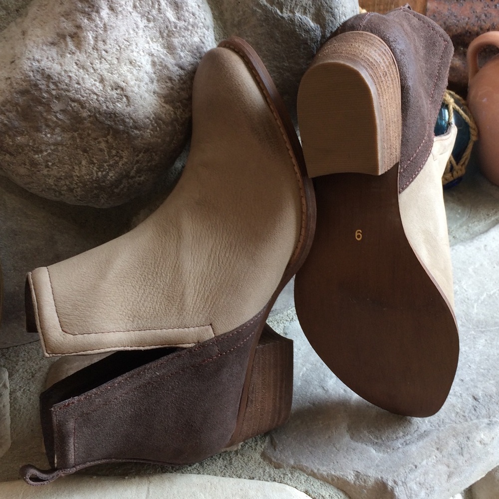 🍃💕HP NIB Diba True Leather/Suede Ankle Bootie - Picture 6 of 7