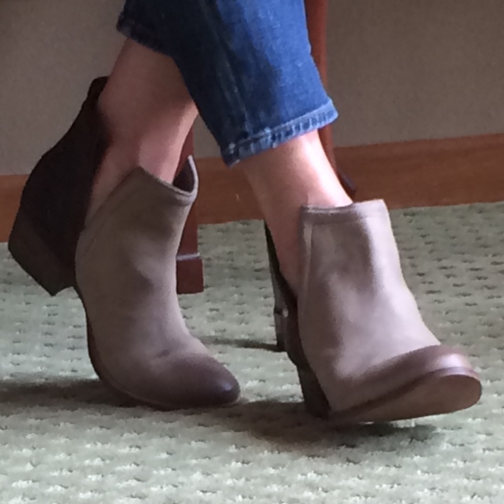 🍃💕HP NIB Diba True Leather/Suede Ankle Bootie - Picture 2 of 7