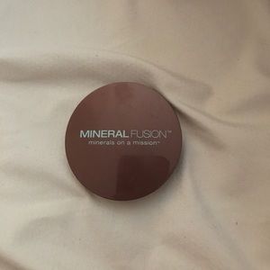 Mineral fusion Bronzer