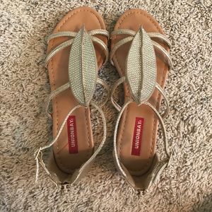 UNIONBAY gold leaf sandals