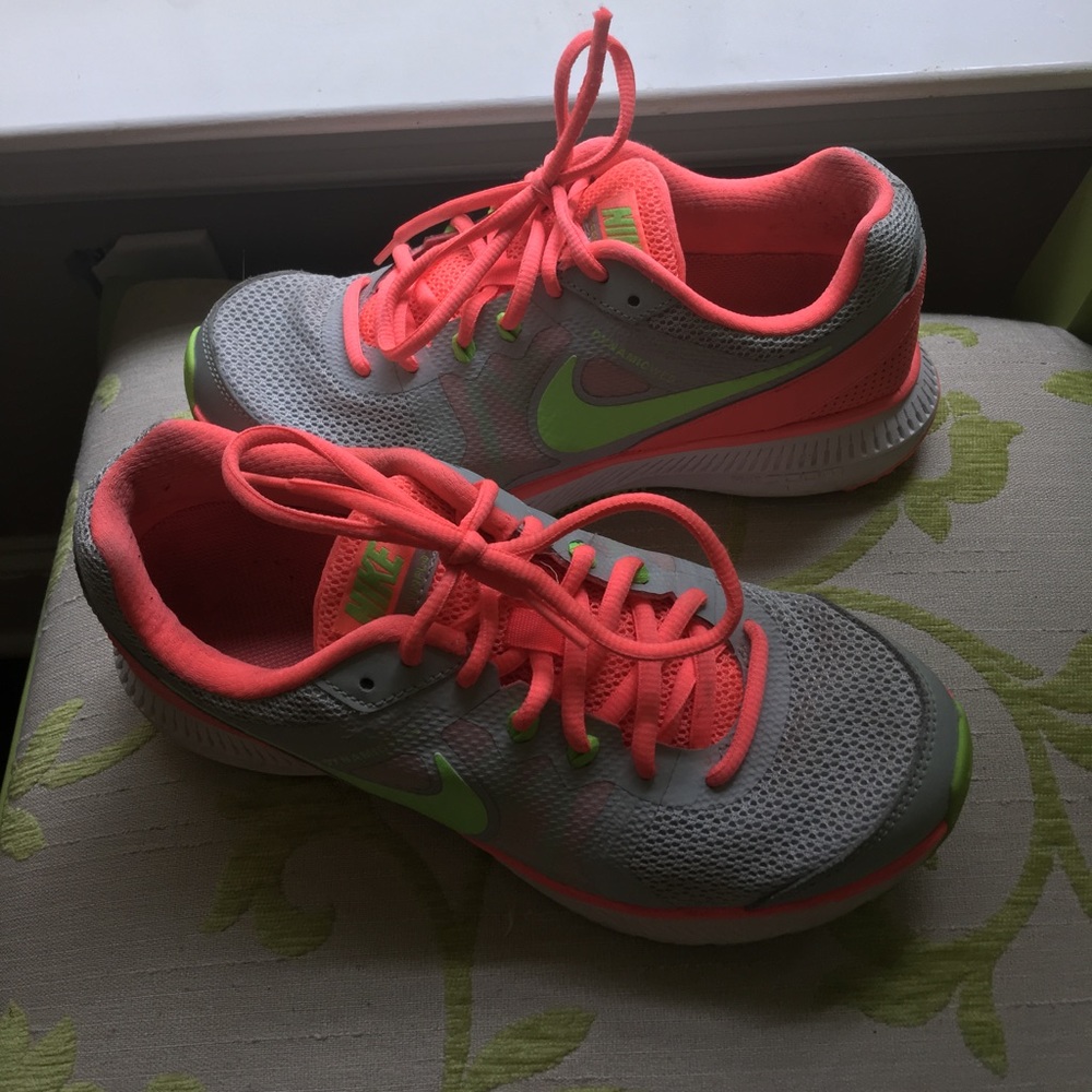 Nike Zoom Winflo Athletic Shoes