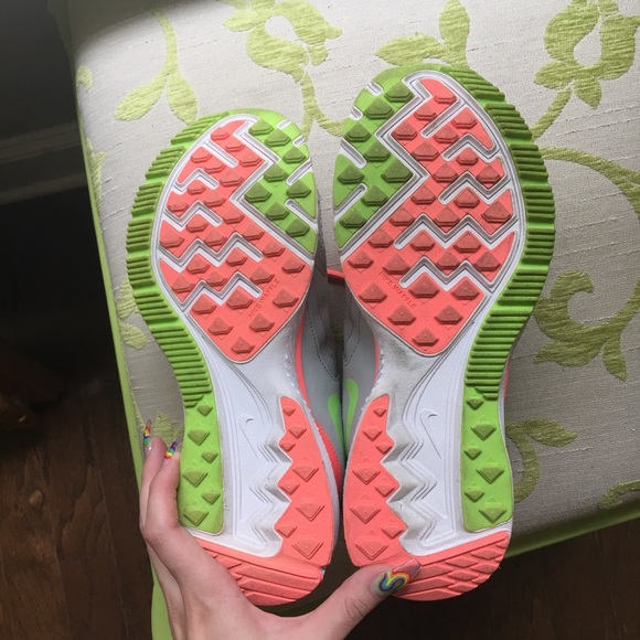 Nike Zoom Winflo Athletic Shoes - Picture 2 of 4