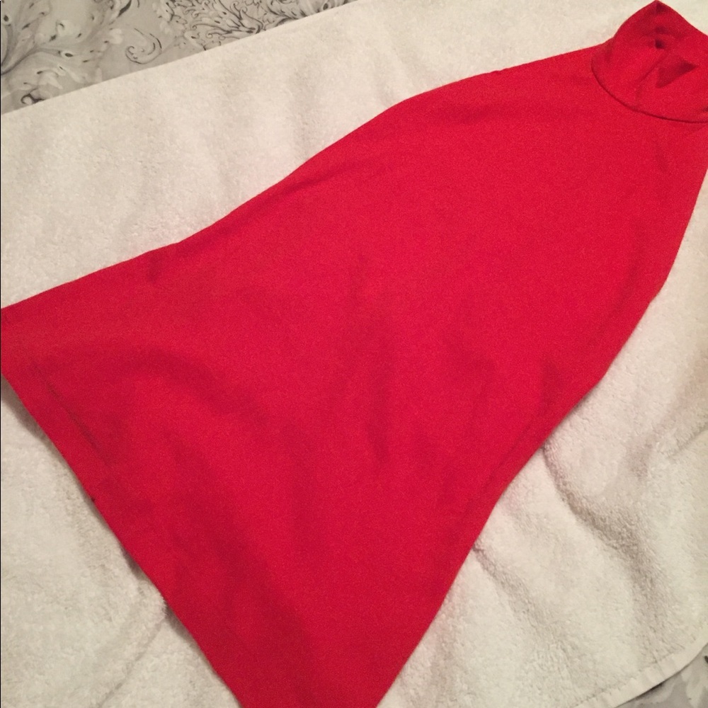 Red sleeveless blouse - Picture 2 of 4