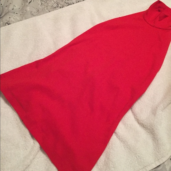 Red sleeveless blouse - Picture 2 of 4