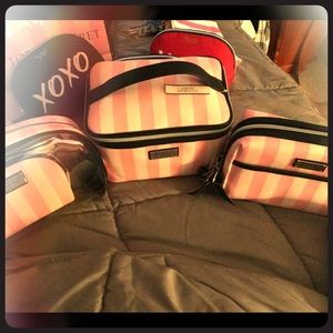 👛Victoria's Secret Makeup Bag (2)👛