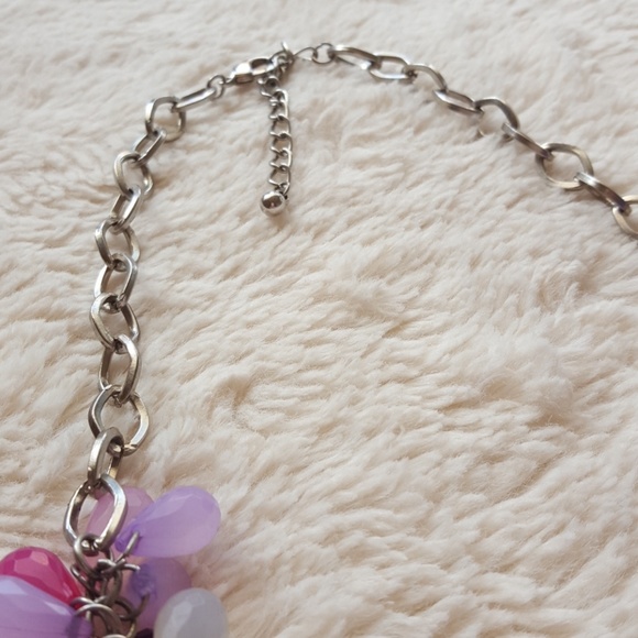 Purple  acrylic beaded necklace - Picture 4 of 5