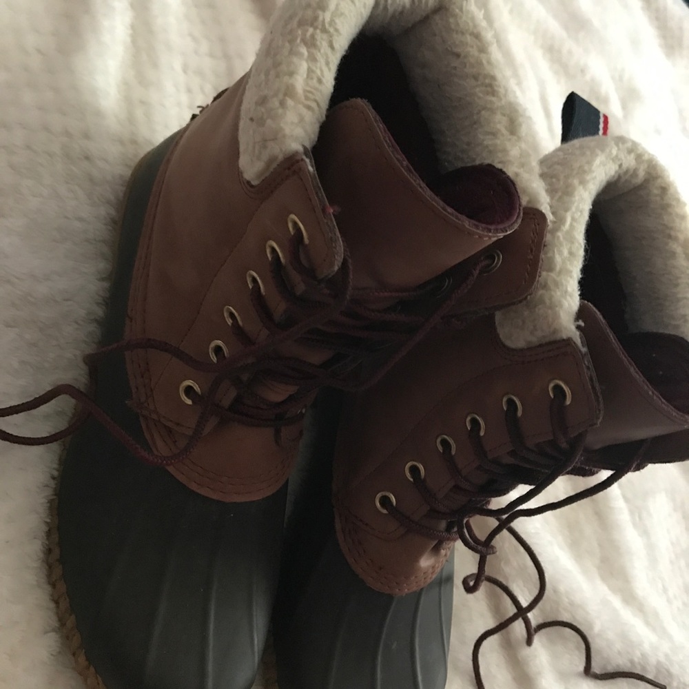 Tommy Hilfiger duck boots
