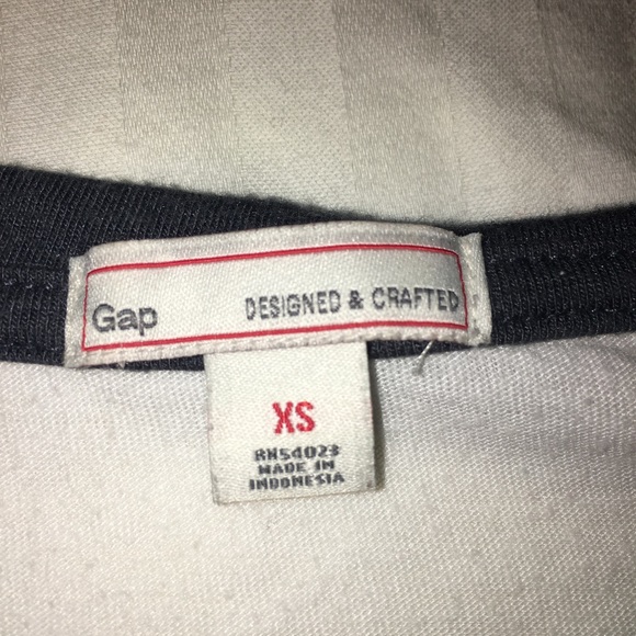 Gap tee - Picture 2 of 2