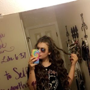 Meet your Posher, Megan