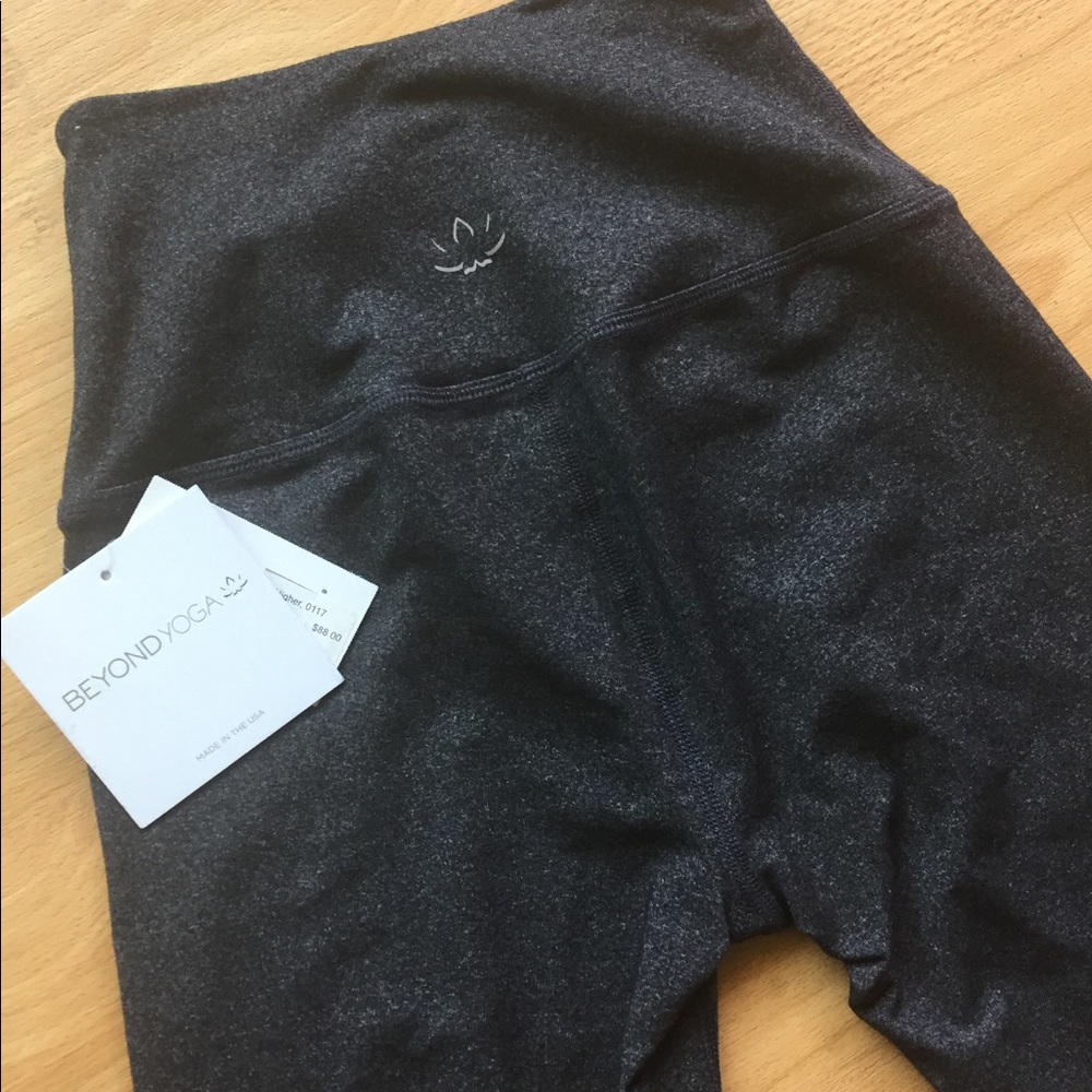 Brand NEW Beyond Yoga Leggings, Small