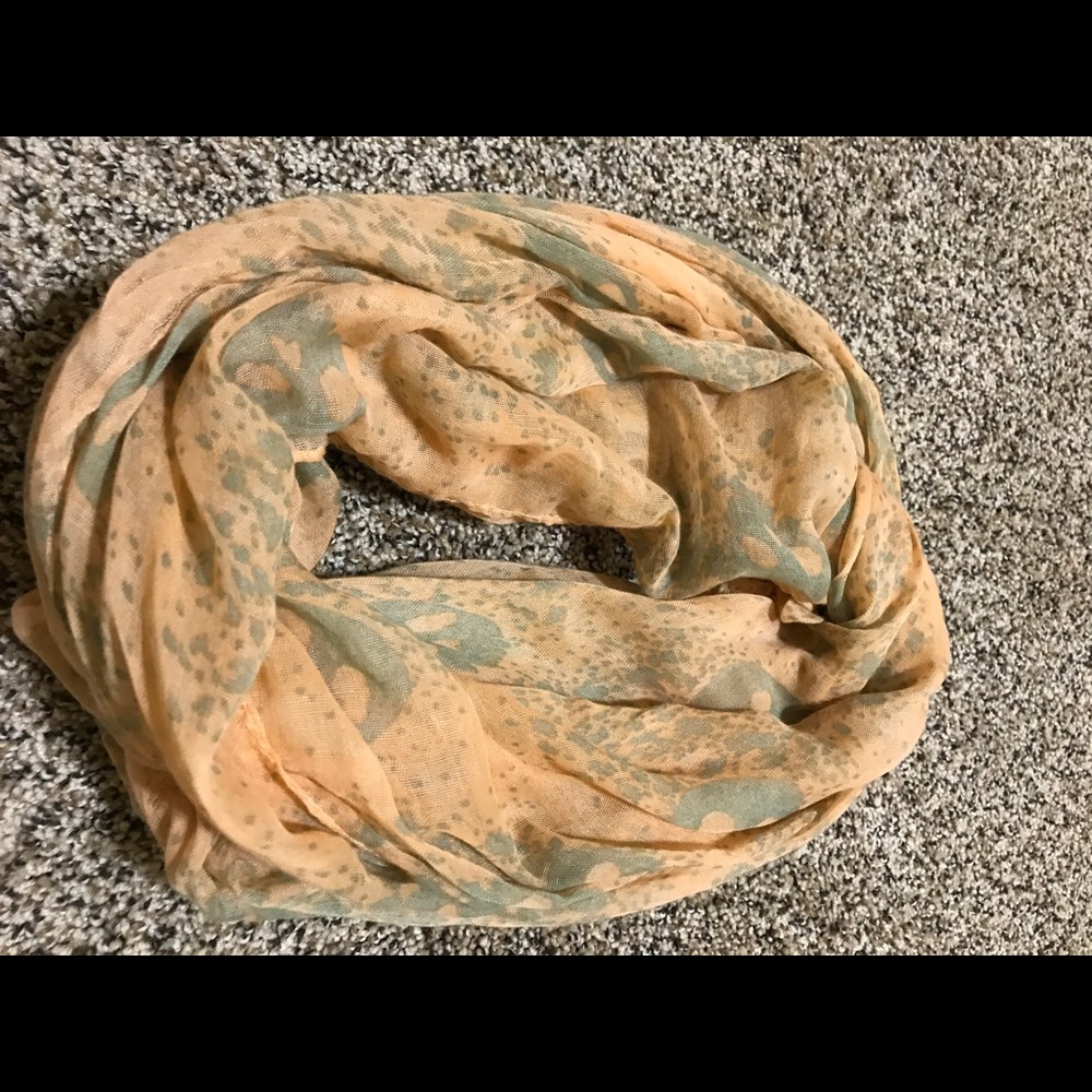 Skull scarf