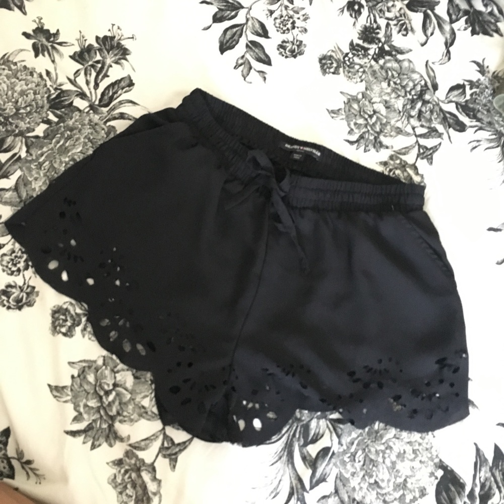 BRANDY MELVILLE SHORTS
