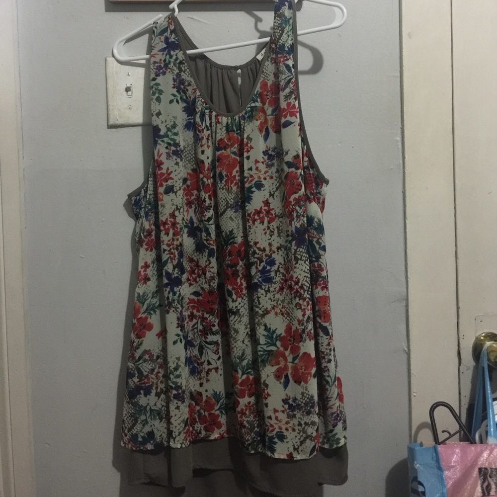 Sleeveless blouse