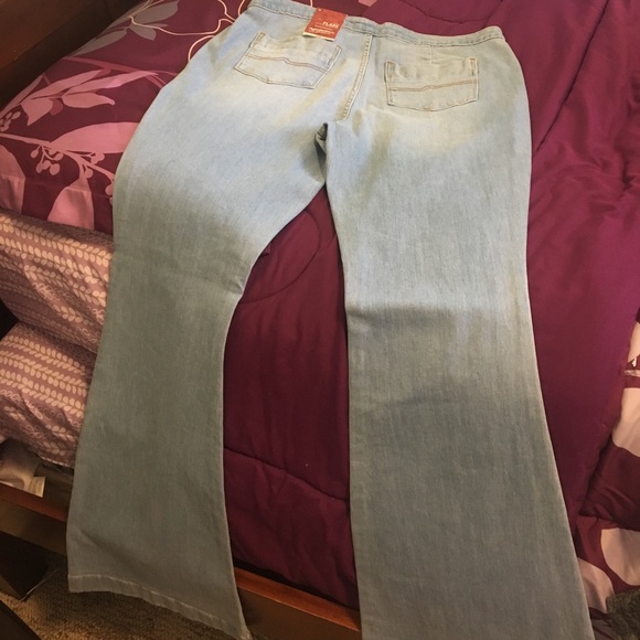 Jeans - Picture 3 of 4