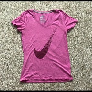 NIKE T-SHIRT