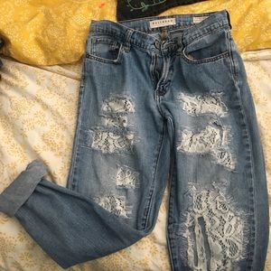 Bullhead denim lace boyfriend jeans