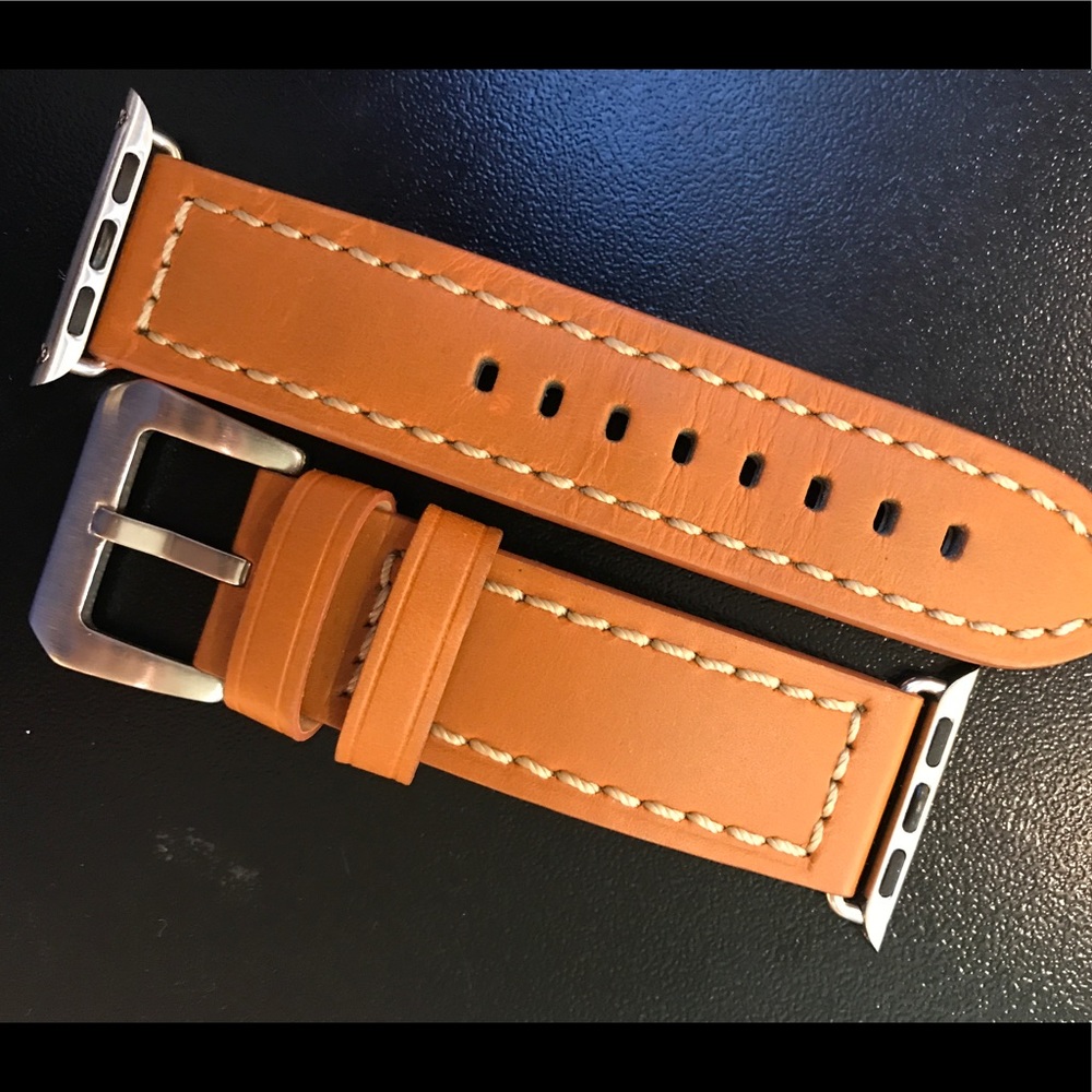 38mm Apple Watch band. (Don't know the brand)