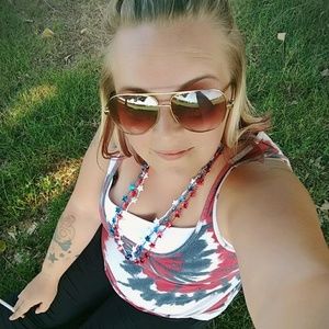 Meet your Posher, Cyndi