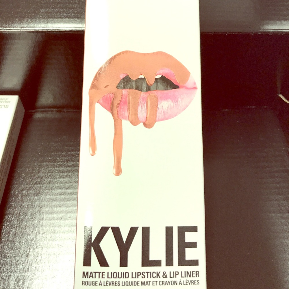 Kylie Lip Kit - Exposed - Never been used