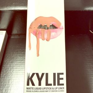 Kylie Lip Kit - Exposed - Never been used